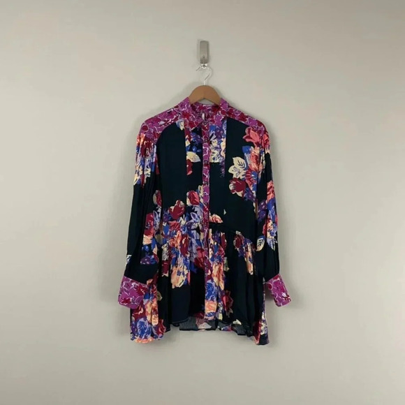 Free People Brunch A Bunch Floral Tunic Top in Black Combo Size XS - Picture 1 of 7